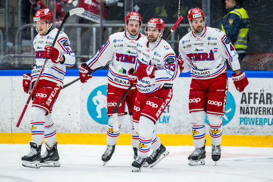 Timrås Albin Lundin jublar