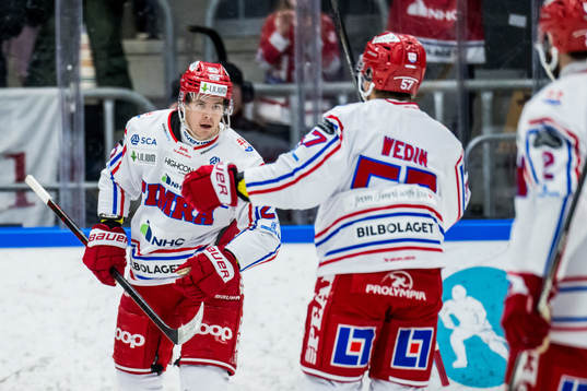 Timrås Filip Hållander jublar