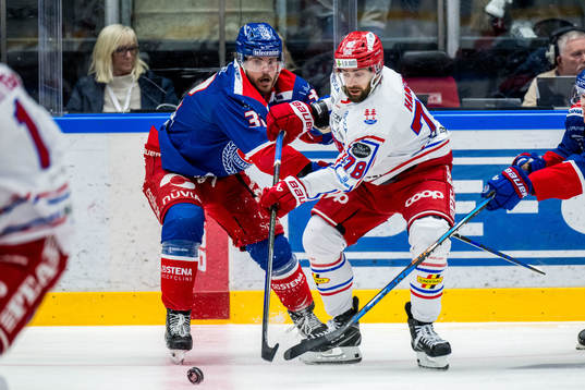 Oskarshamns Oscar Engsund och Timrås Robin Hanzl