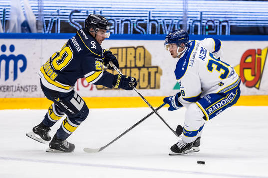 HV71s André Petersson och Leksands Olle Alsing