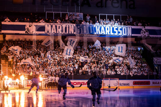 TIFO för Leksands Martin Karlsson innan ishockeymatchen i