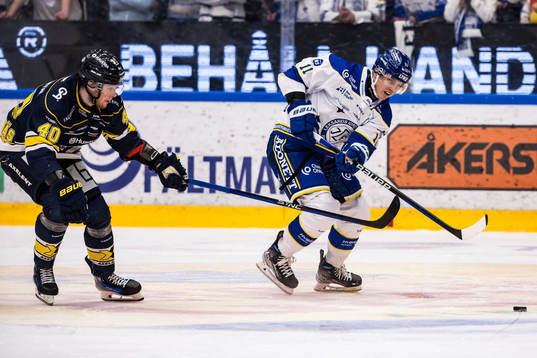 HV71s Oskar Stål-Lyrenäs och Leksands Martin Karlsson
