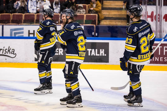 HV71s Mattias Tedenby deppar