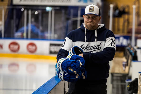 Leksands materialförvaltare Jesper Korning innan