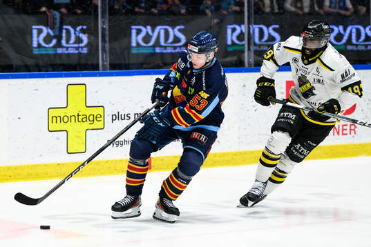 Djurgårdens David Blomgren och AIKs Daniel Muzito-Bagenda