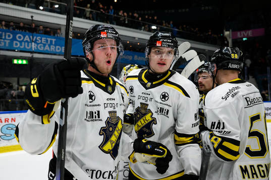 AIKs Alfred Barklund och William Ignberg Nilsson jublar