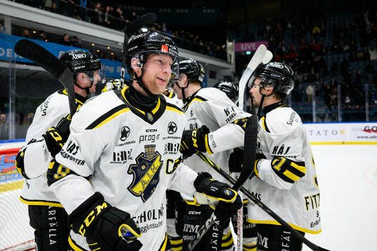 AIKs Richard Gynge jublar