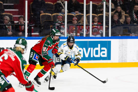 Frölundas Emilia Vesa och HV71s Kajsa Armborg