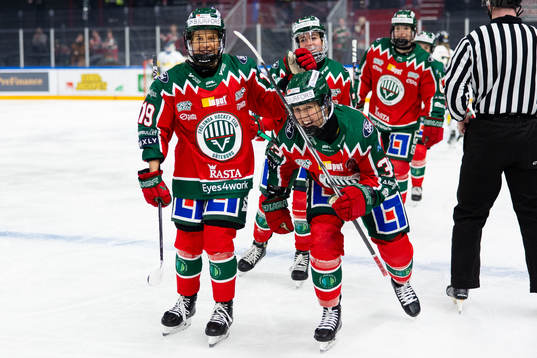Frölundas Michelle Karvinen jublar