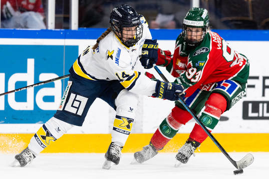 HV71s Evelina Arvidsson och Frölundas Nellie Svensson
