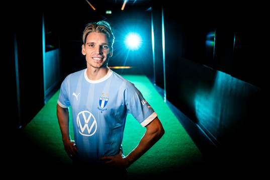 Malmö FF presenterar Jens Stryger Larsen som ny spelare