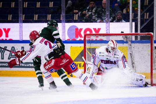 Färjestads Victor Ejdsell och Timrås Jacob Johansson
