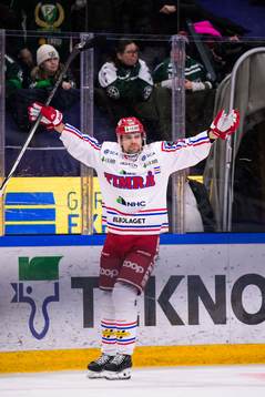 Timrås Emil Pettersson jublar