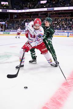 Timrås Emil Pettersson och Färjestads Liam Öhgren