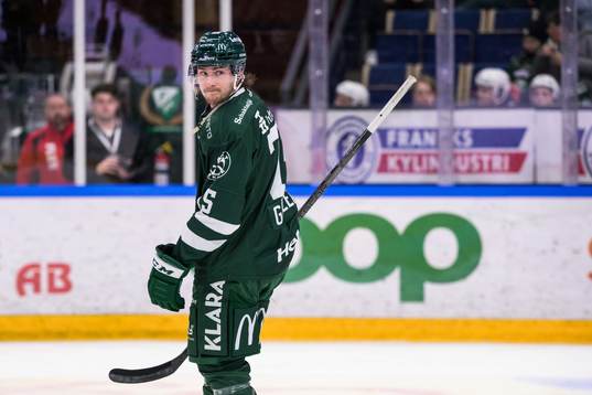 Färjestads Jeremy Salvas Groleau lämnar isen