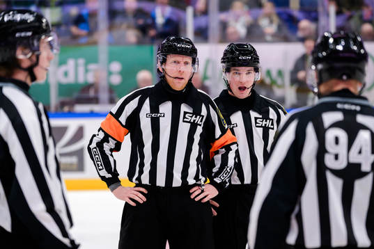 Domare Mikael Holm och Domare Alexander Österberg