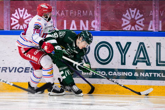 Timrås Robin Hanzl och Färjestads Liam Öhgren