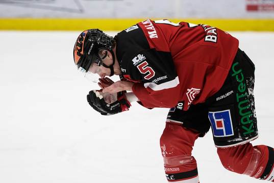Örebros Gustav Backström har ont