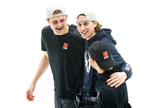 Örebros Milton Oscarson och målvakt Jonas Arntzen