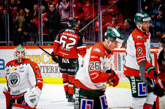 Örebros Robert Leino jublar vid 1-1