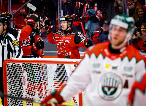 Örebros Robert Leino jublar vid 1-1