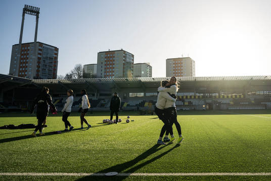 Elin Rubensson of Häcken and Anna Csiki