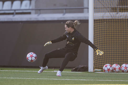 Goalkeeper Jennifer Falk of Häcken