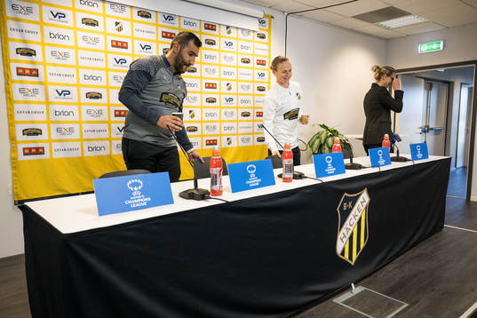 Head coach Mak Lind and Filippa Curmark of Häcken