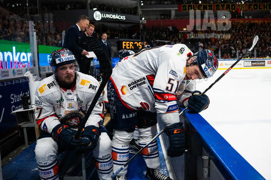 Växjös Martin Lundberg och Emil Sylvegård deppar