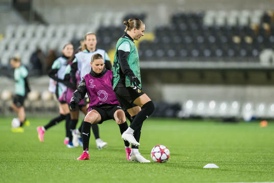 Katariina Kosola and Filippa Curmark of Häcken
