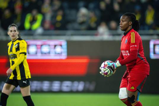Goalkeeper Chiamaka Nnadozie of Paris FC