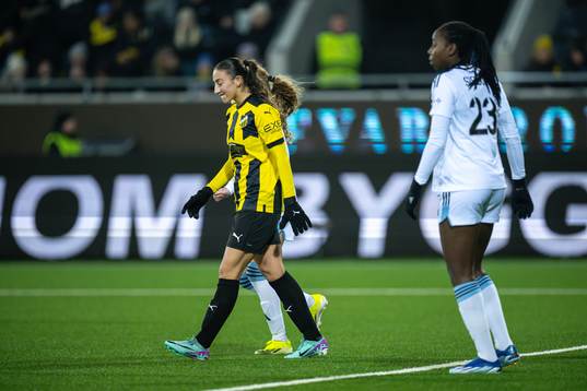 Rusul Rosa Kafaji of Häcken looks dejected