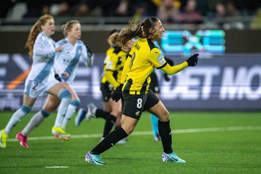 Rusul Rosa Kafaji of Häcken looks dejected