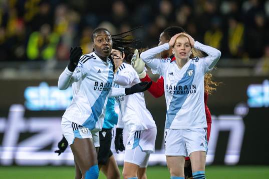 Tennisoun Sissoko and Celina Ould Hocine of Paris FC reacts