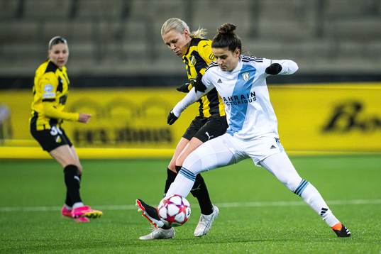Josefine Rybrink of Häcken and Mathilde Bourdieu of Paris