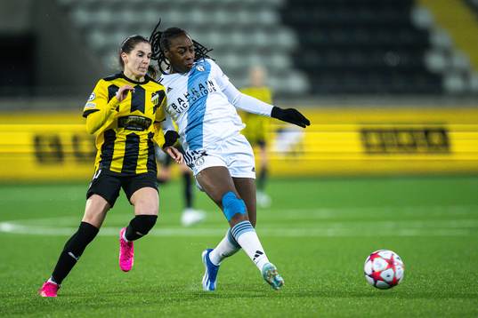 Clarissa Larisey of Häcken and Tennisoun Sissoko of Paris