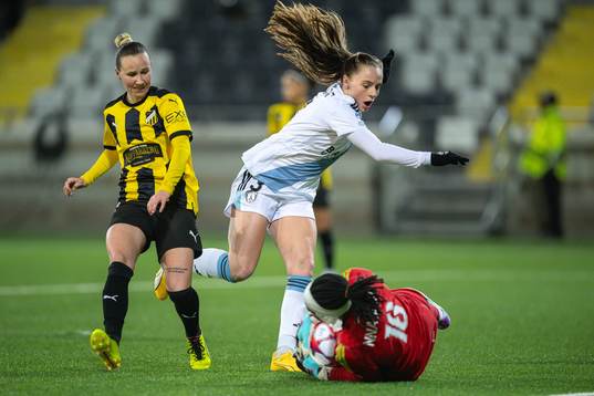 Marika Bergman Lundin of Häcken, Lou Bogaert and