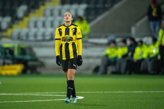 Rusul Rosa Kafaji of Häcken looks dejected