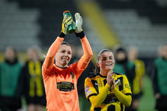 Goalkeeper Jennifer Falk and Hanna Wijk of Häcken