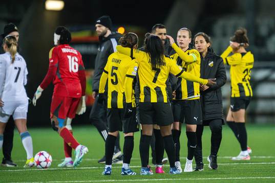 Ruby Grant, Monica Jusu Bah, and Filippa Curmark of Häcken