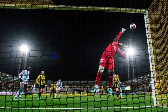 Goalkeeper Chiamaka Nnadozie of Paris FC