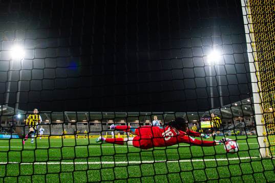 Goalkeeper Chiamaka Nnadozie of Paris FC