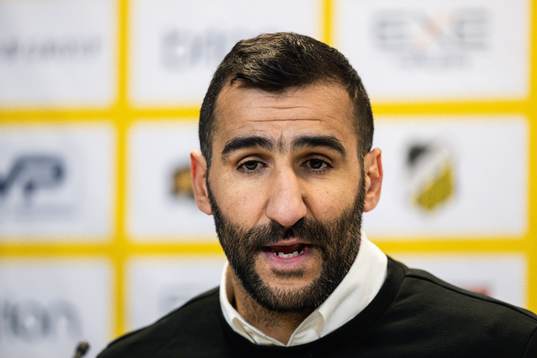 Head coach Mak Lind of Häcken at a press conference