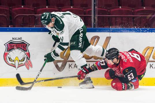 Färjestads Victor Ejdsell och Malmö Redhawks Fredrik