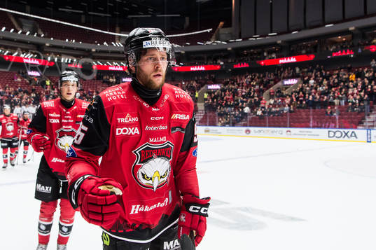 Malmö Redhawks Carl Persson jublar