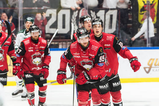 Malmö Redhawks Carl Persson jublar