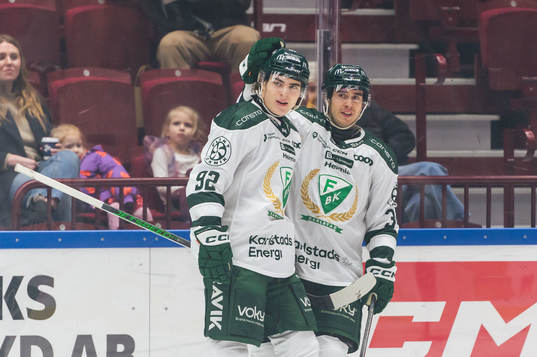 Färjestads Liam Öhgren jublar