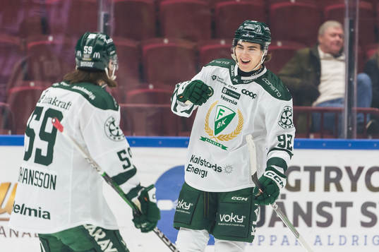 Färjestads Liam Öhgren jublar