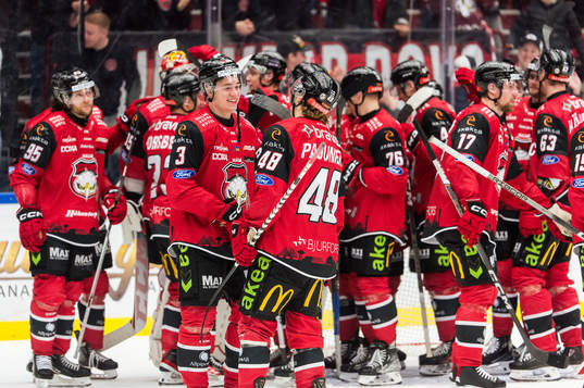 Malmö Redhawks spelare jublar