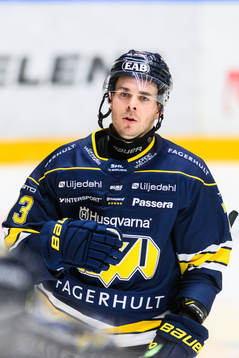 HV71s Nicholas Shore jublar